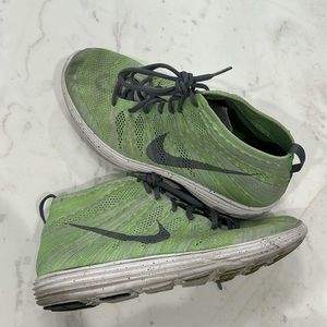 Nike Men’s Fly Knit Chukka Lunarlon lime green light tennis shoe rare